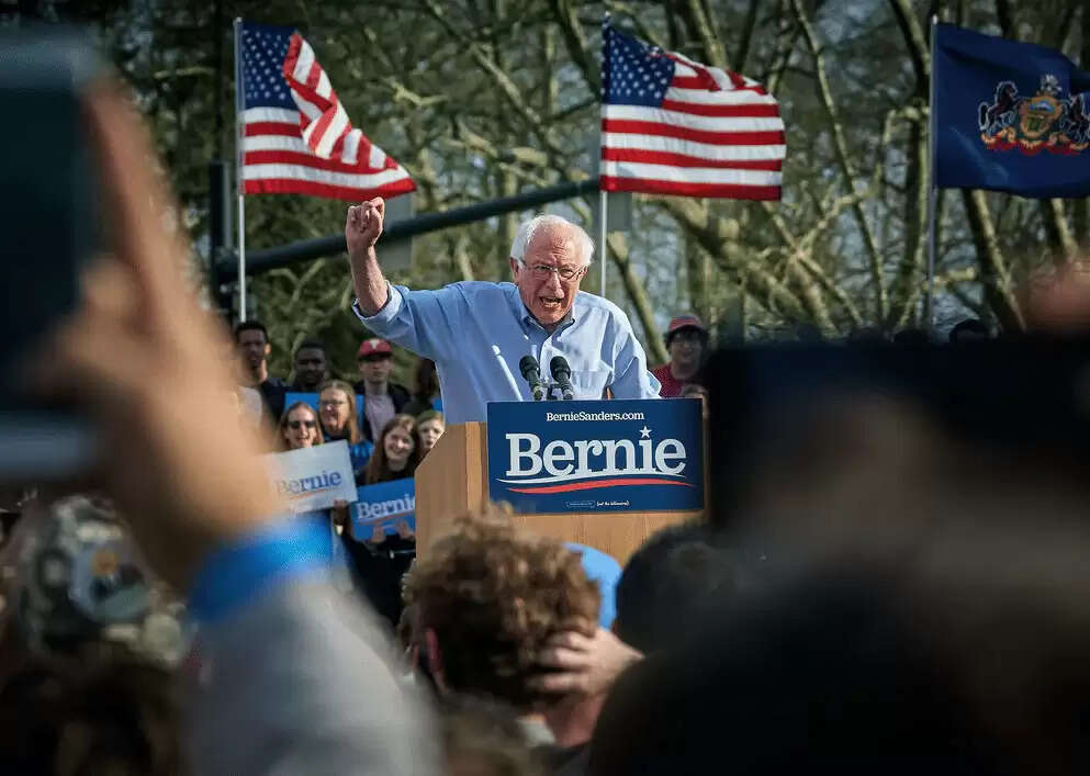 Sanders steals the Thunder from the Glamour at Biden’s Inauguration