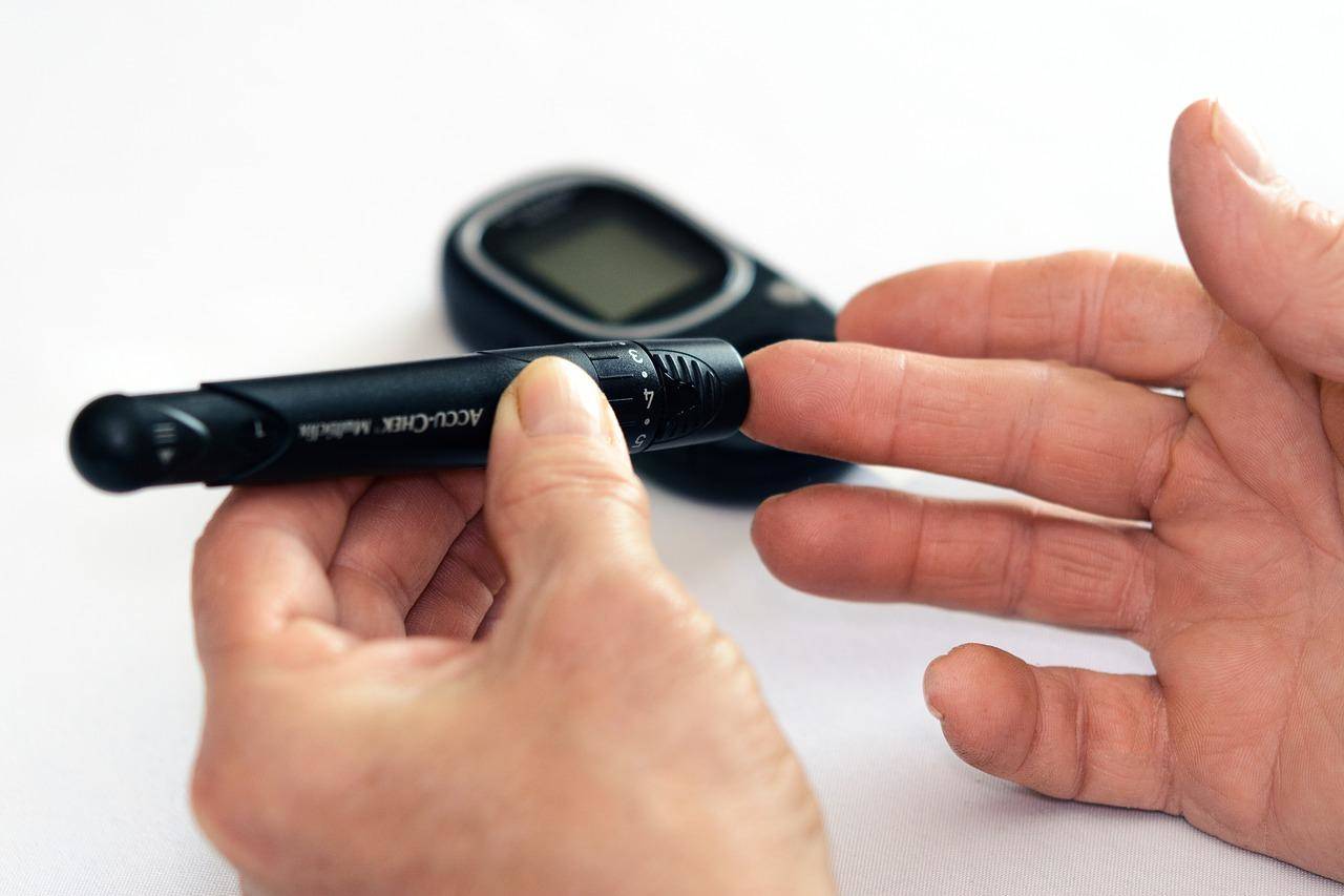 11 Symptoms Of Low Blood Sugar And How You Can Prevent Them
