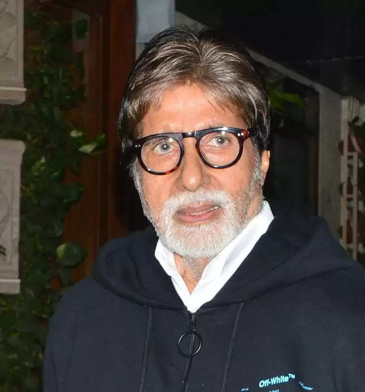 7 Bollywood actors in their Sixties who are giving us major fitness goals